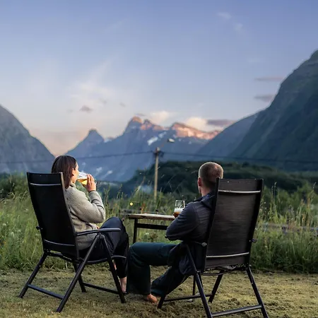 Vertical - Bispen Проживание в семье *